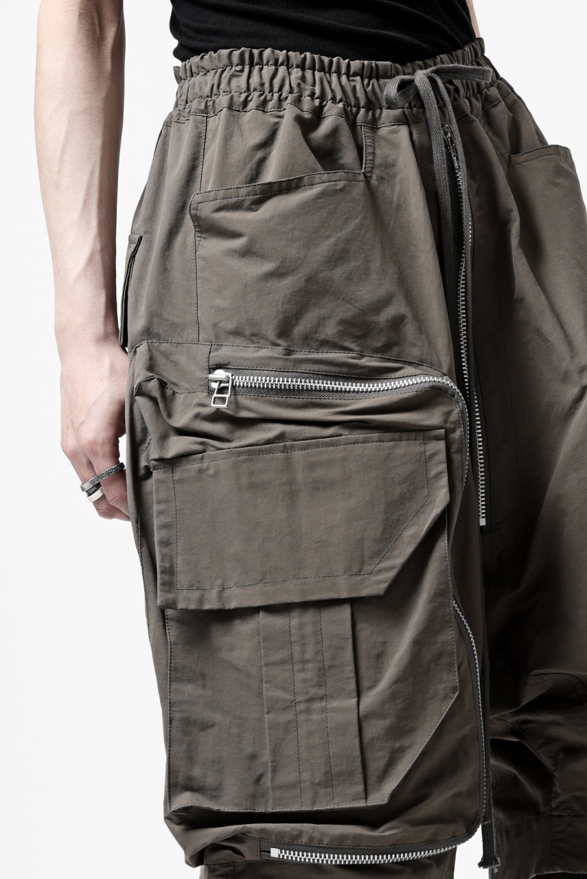 画像をギャラリービューアに読み込む, A.F ARTEFACT RADICAL-ZIP MILITARY SARROUEL SHORTS (KHAKI)