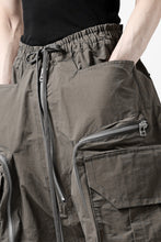画像をギャラリービューアに読み込む, A.F ARTEFACT RADICAL-ZIP MILITARY SARROUEL SHORTS (KHAKI)