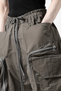 画像をギャラリービューアに読み込む, A.F ARTEFACT RADICAL-ZIP MILITARY SARROUEL SHORTS (KHAKI)