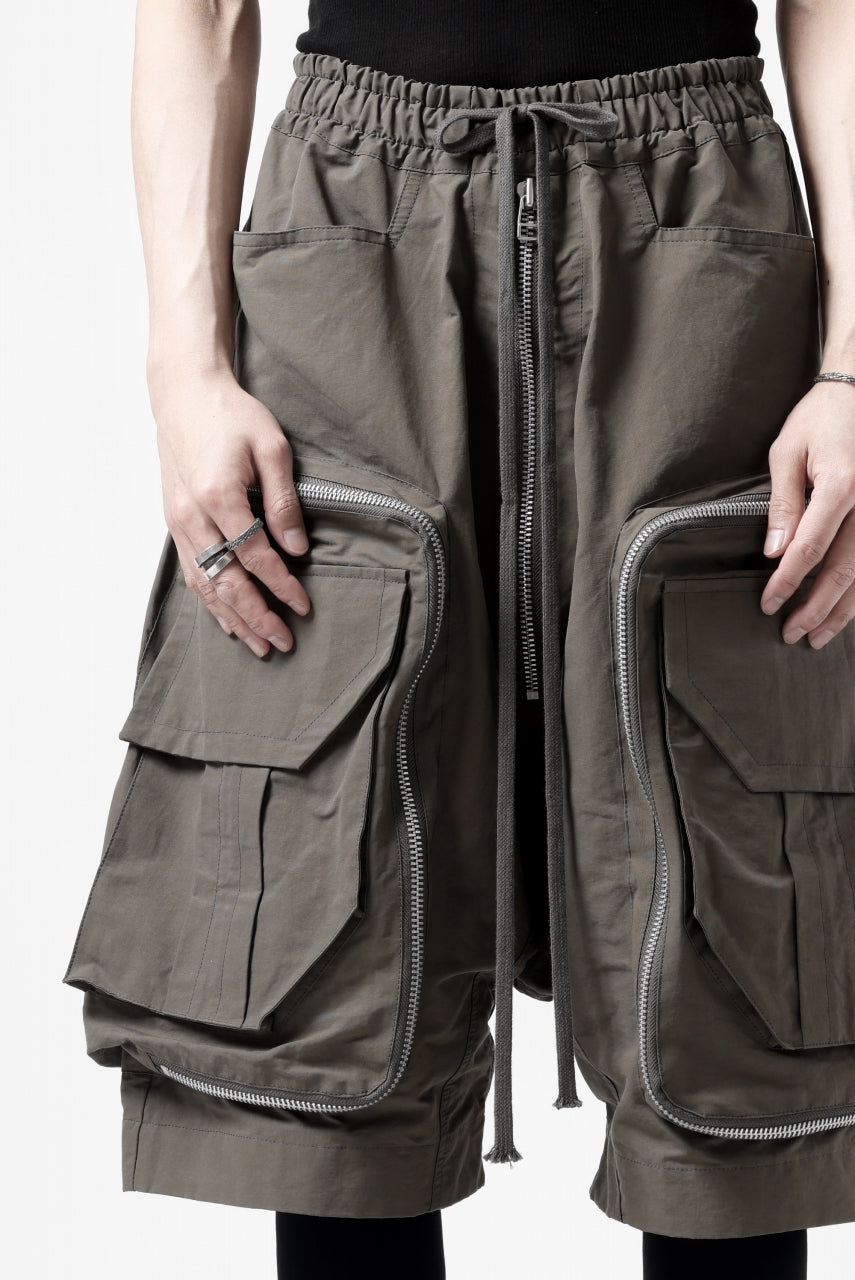 画像をギャラリービューアに読み込む, A.F ARTEFACT RADICAL-ZIP MILITARY SARROUEL SHORTS (KHAKI)