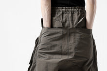 画像をギャラリービューアに読み込む, A.F ARTEFACT RADICAL-ZIP MILITARY SARROUEL SHORTS (KHAKI)