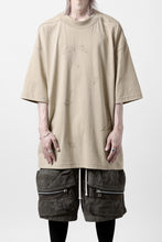 画像をギャラリービューアに読み込む, A.F ARTEFACT PYRA PATTERN PRINT THICK-COLLAR LOOSEY TEE (BEIGE)