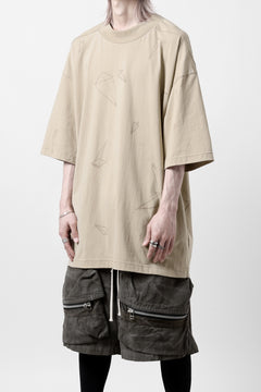 画像をギャラリービューアに読み込む, A.F ARTEFACT PYRA PATTERN PRINT THICK-COLLAR LOOSEY TEE (BEIGE)