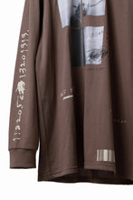 画像をギャラリービューアに読み込む, A.F ARTEFACT THICK-COLLAR BASIC L/S T-SHIRT / TYPE B PRINT (BROWN)