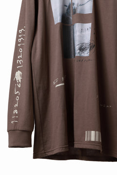 画像をギャラリービューアに読み込む, A.F ARTEFACT THICK-COLLAR BASIC L/S T-SHIRT / TYPE B PRINT (BROWN)