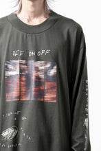 画像をギャラリービューアに読み込む, A.F ARTEFACT THICK-COLLAR BASIC L/S T-SHIRT / TYPE A PRINT (KHAKI)