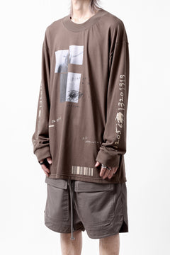 画像をギャラリービューアに読み込む, A.F ARTEFACT THICK-COLLAR BASIC L/S T-SHIRT / TYPE B PRINT (BROWN)