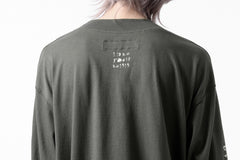 画像をギャラリービューアに読み込む, A.F ARTEFACT THICK-COLLAR BASIC L/S T-SHIRT / TYPE A PRINT (KHAKI)