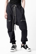 画像をギャラリービューアに読み込む, A.F ARTEFACT FRONT ZIP SARROUEL EASY PANTS / STRETCH NYLON (BLACK)