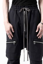 画像をギャラリービューアに読み込む, A.F ARTEFACT FRONT ZIP SARROUEL EASY PANTS / STRETCH NYLON (BLACK)