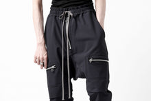 画像をギャラリービューアに読み込む, A.F ARTEFACT FRONT ZIP SARROUEL EASY PANTS / STRETCH NYLON (BLACK)