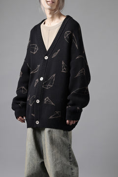 画像をギャラリービューアに読み込む, A.F ARTEFACT PYRA PATTERN COTTON KNIT CARDIGAN (BLACK x BROWN)