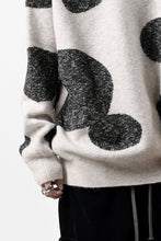 画像をギャラリービューアに読み込む, A.F ARTEFACT POLKA PATTERN KNIT TOPS (BEIGE x GREY)