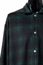 画像をギャラリービューアに読み込む, A.F ARTEFACT SNAPPED OVER SHIRT / OMBRE FLANNEL (BLACK x KHAKI)