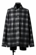 画像をギャラリービューアに読み込む, A.F ARTEFACT SNAPPED OVER SHIRT / OMBRE FLANNEL (BLACK x WHITE)