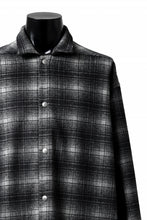 画像をギャラリービューアに読み込む, A.F ARTEFACT SNAPPED OVER SHIRT / OMBRE FLANNEL (BLACK x WHITE)