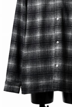画像をギャラリービューアに読み込む, A.F ARTEFACT SNAPPED OVER SHIRT / OMBRE FLANNEL (BLACK x WHITE)