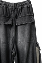 画像をギャラリービューアに読み込む, A.F ARTEFACT EXTREME WIDE CARGO PANTS / FADED AGING DENIM (VINTAGE BLACK)