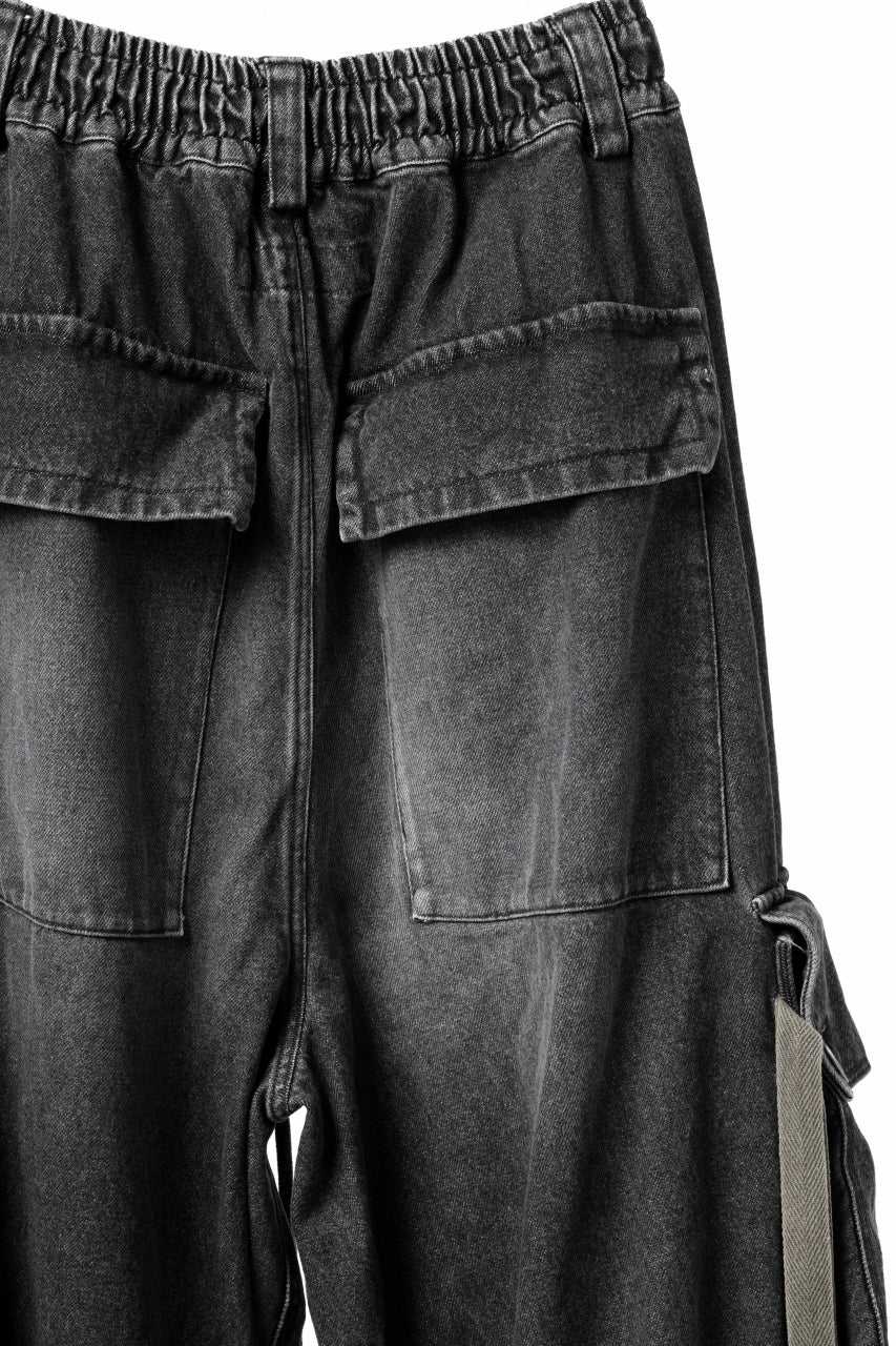 画像をギャラリービューアに読み込む, A.F ARTEFACT EXTREME WIDE CARGO PANTS / FADED AGING DENIM (VINTAGE BLACK)