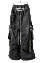 画像をギャラリービューアに読み込む, A.F ARTEFACT EXTREME WIDE CARGO PANTS / FADED AGING DENIM (VINTAGE BLACK)