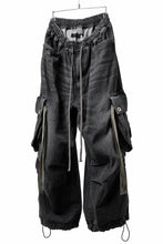画像をギャラリービューアに読み込む, A.F ARTEFACT EXTREME WIDE CARGO PANTS / FADED AGING DENIM (VINTAGE BLACK)