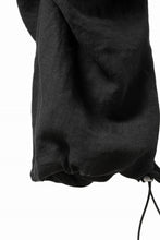 画像をギャラリービューアに読み込む, A.F ARTEFACT TUCK VOLUME BAGGY PANTS / ORGANIC LINEN (BLACK)