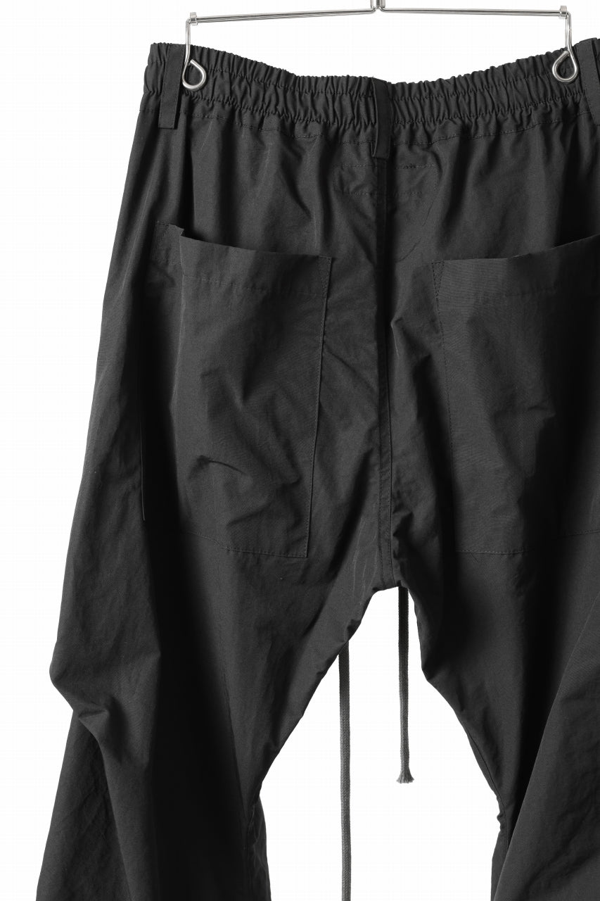 画像をギャラリービューアに読み込む, A.F ARTEFACT TUCK VOLUME BAGGY PANTS / SMOOTH NYLON (BLACK)