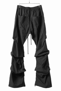 画像をギャラリービューアに読み込む, A.F ARTEFACT TUCK VOLUME BAGGY PANTS / SMOOTH NYLON (BLACK)