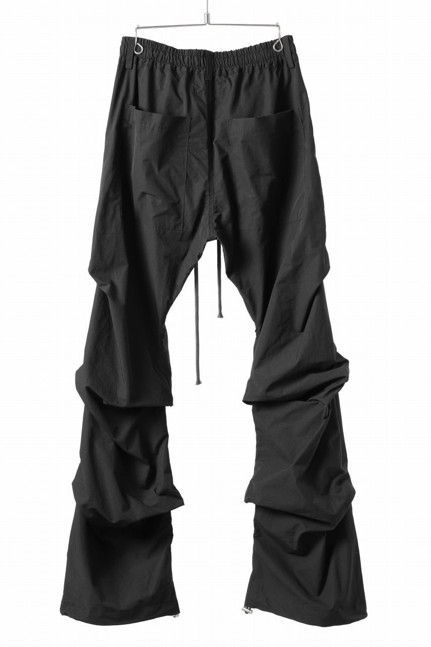 画像をギャラリービューアに読み込む, A.F ARTEFACT TUCK VOLUME BAGGY PANTS / SMOOTH NYLON (BLACK)