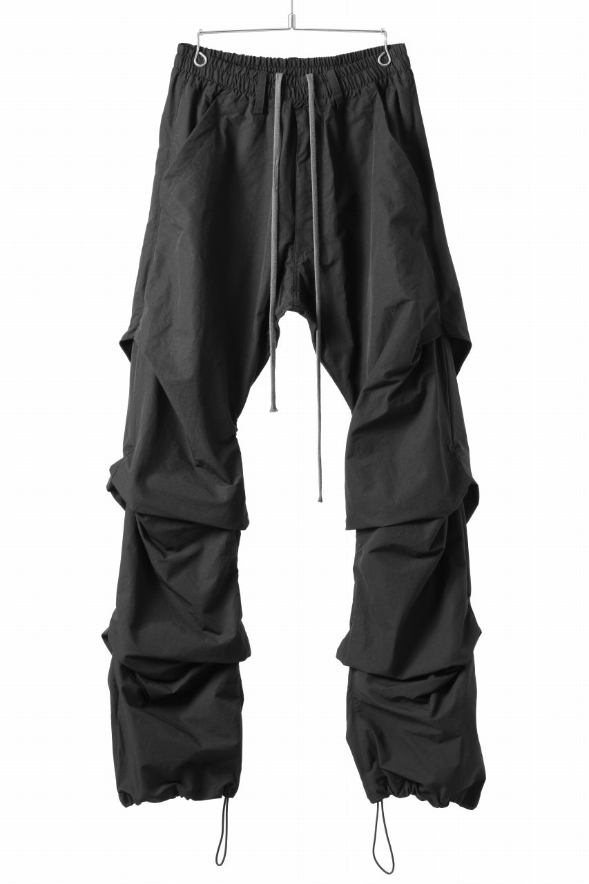 画像をギャラリービューアに読み込む, A.F ARTEFACT TUCK VOLUME BAGGY PANTS / SMOOTH NYLON (BLACK)