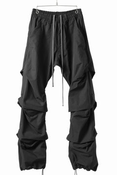 画像をギャラリービューアに読み込む, A.F ARTEFACT TUCK VOLUME BAGGY PANTS / SMOOTH NYLON (BLACK)