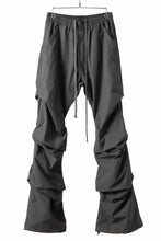 画像をギャラリービューアに読み込む, A.F ARTEFACT TUCK VOLUME BAGGY PANTS / SMOOTH NYLON (KHAKI)