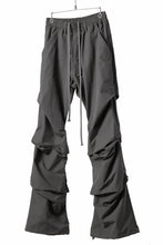 画像をギャラリービューアに読み込む, A.F ARTEFACT TUCK VOLUME BAGGY PANTS / SMOOTH NYLON (KHAKI)