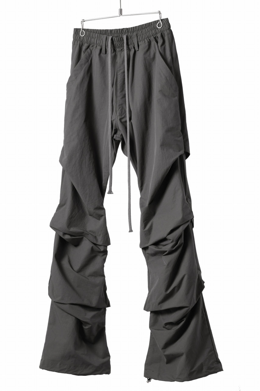 画像をギャラリービューアに読み込む, A.F ARTEFACT TUCK VOLUME BAGGY PANTS / SMOOTH NYLON (KHAKI)