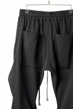 画像をギャラリービューアに読み込む, A.F ARTEFACT TUCK VOLUME BAGGY PANTS / COTTON-TERRY (BLACK)