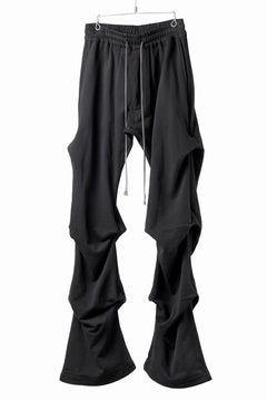 画像をギャラリービューアに読み込む, A.F ARTEFACT TUCK VOLUME BAGGY PANTS / COTTON-TERRY (BLACK)