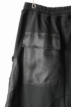 画像をギャラリービューアに読み込む, A.F ARTEFACT COMBINED DROPCROTCH CARGO SHORTS (BLACK)