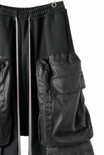 画像をギャラリービューアに読み込む, A.F ARTEFACT COMBINED DROPCROTCH CARGO SHORTS (BLACK)
