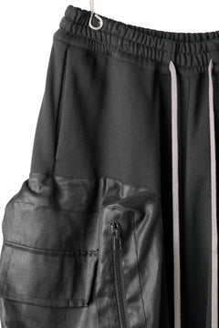 画像をギャラリービューアに読み込む, A.F ARTEFACT COMBINED DROPCROTCH CARGO SHORTS (BLACK)
