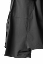 画像をギャラリービューアに読み込む, A.F ARTEFACT SARROUEL CARGO SHORTS / TECH-SMOOTH (BLACK)