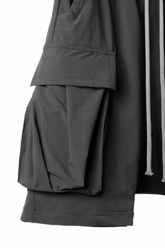 画像をギャラリービューアに読み込む, A.F ARTEFACT SARROUEL CARGO SHORTS / TECH-SMOOTH (BLACK)