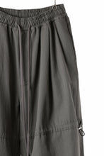 画像をギャラリービューアに読み込む, A.F ARTEFACT STRING-SQUEEZING WIDE PANTS / COTTON LINEN TWILL (KHAKI)