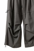 画像をギャラリービューアに読み込む, A.F ARTEFACT STRING-SQUEEZING WIDE PANTS / COTTON LINEN TWILL (KHAKI)
