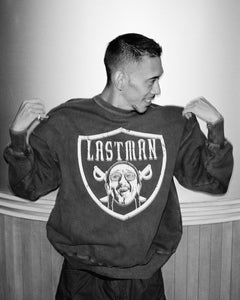 画像をギャラリービューアに読み込む, LASTMAN PRINTED CREW NECK -NFL- (BLACK)