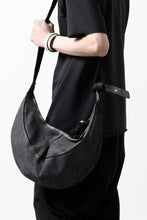 Load image into Gallery viewer, m.a+ medium banana belt bag / BO250/VOP1,2 (BLACK)