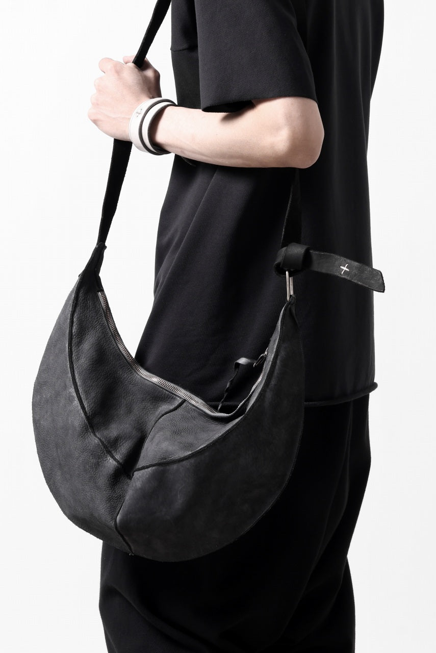 Load image into Gallery viewer, m.a+ medium banana belt bag / BO250/VOP1,2 (BLACK)
