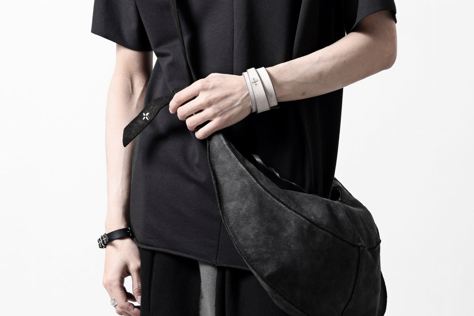 Load image into Gallery viewer, m.a+ medium banana belt bag / BO250/VOP1,2 (BLACK)