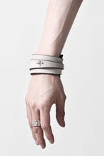 Load image into Gallery viewer, m.a+ croissant wrist band #2 / A-F0K3/GR3,0 (CARBON)