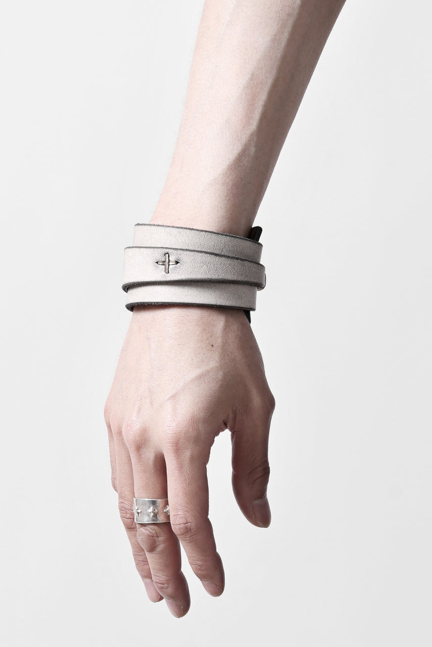 Load image into Gallery viewer, m.a+ croissant wrist band #2 / A-F0K3/GR3,0 (CARBON)
