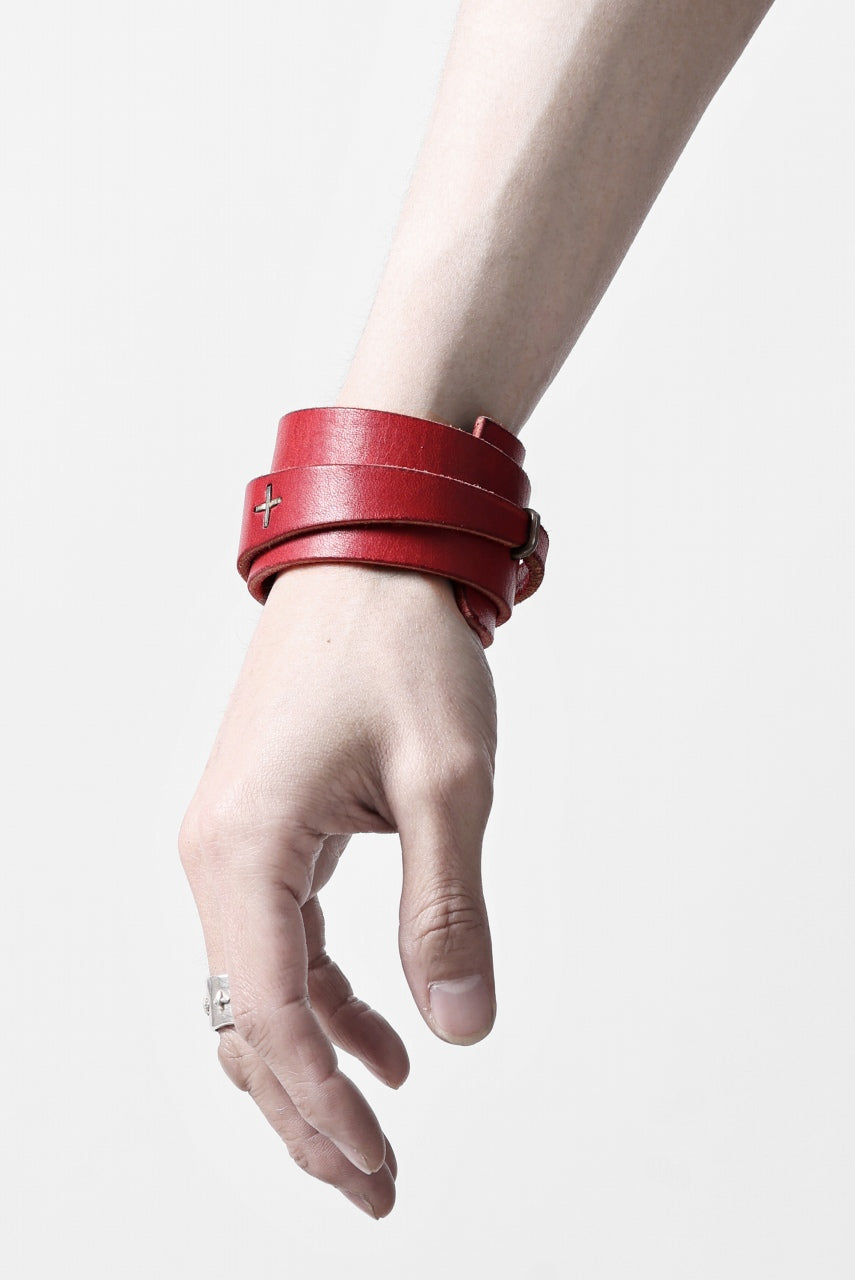 Load image into Gallery viewer, m.a+ croissant wrist band / A-F0K3/GR3,0 (CHILI RED)